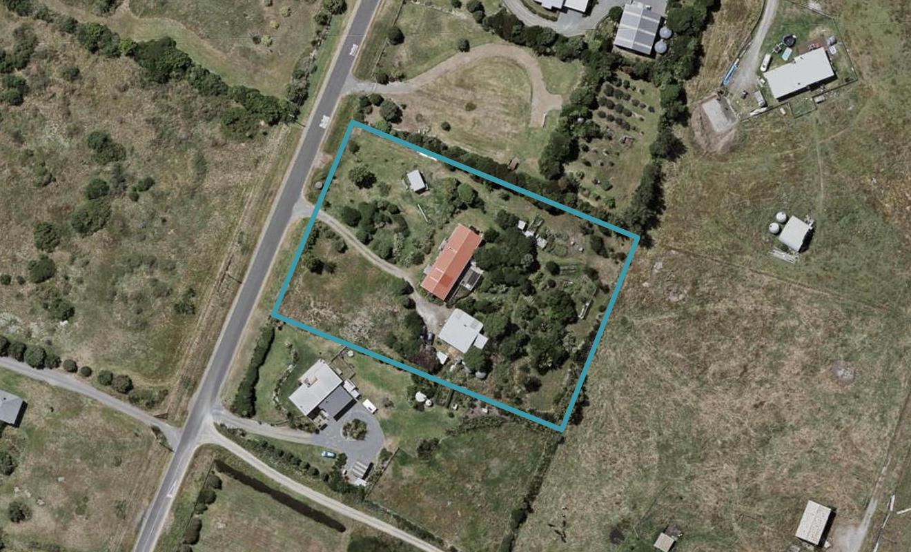 18 Sims Road, Otaki - Carousel 1