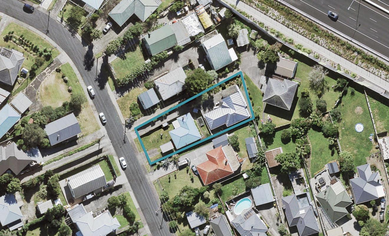 5 Marewa Street, Te Atatu South, Auckland - Carousel 1