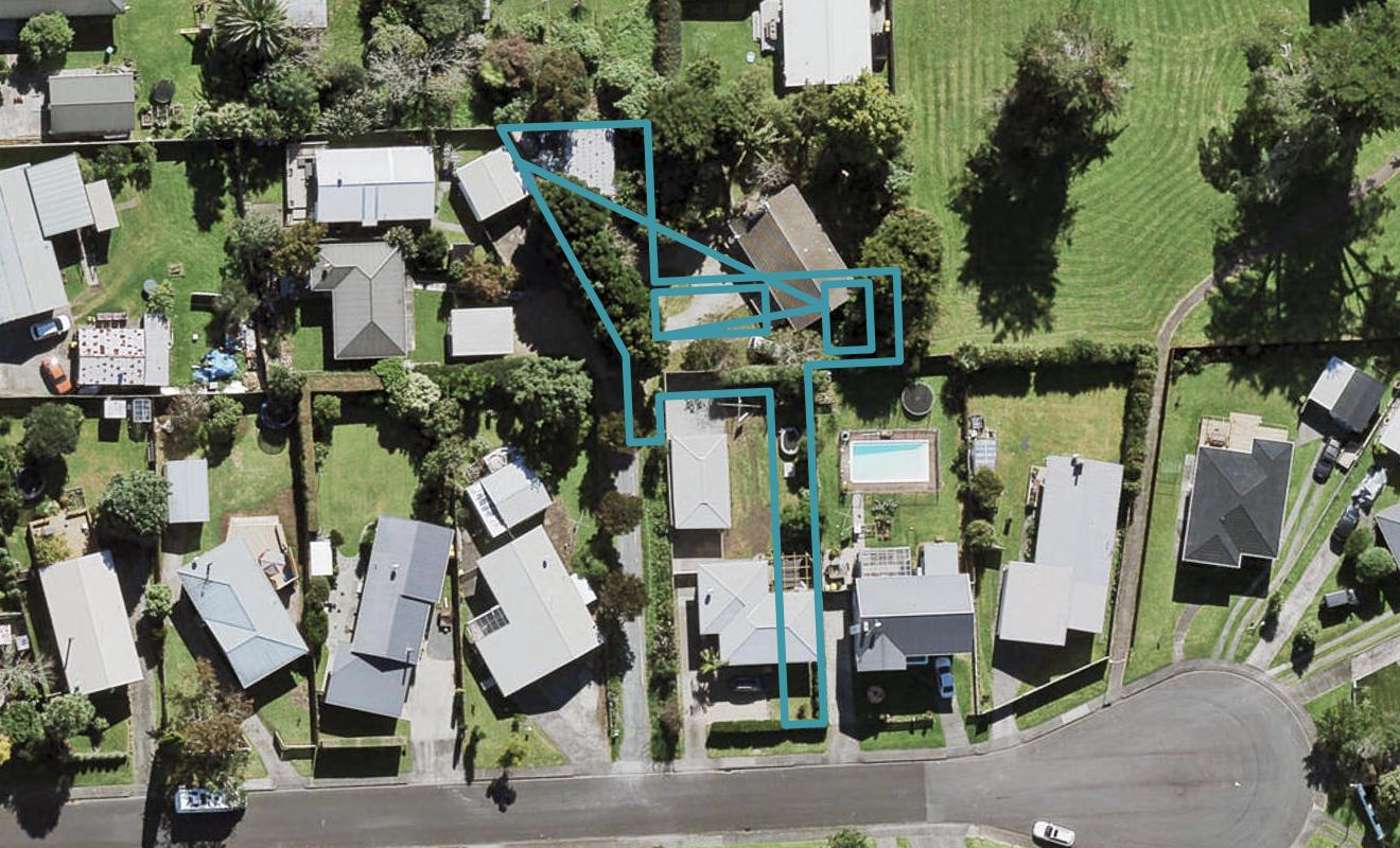 14C Clinton Avenue, Te Atatu Peninsula, Auckland - Carousel 1