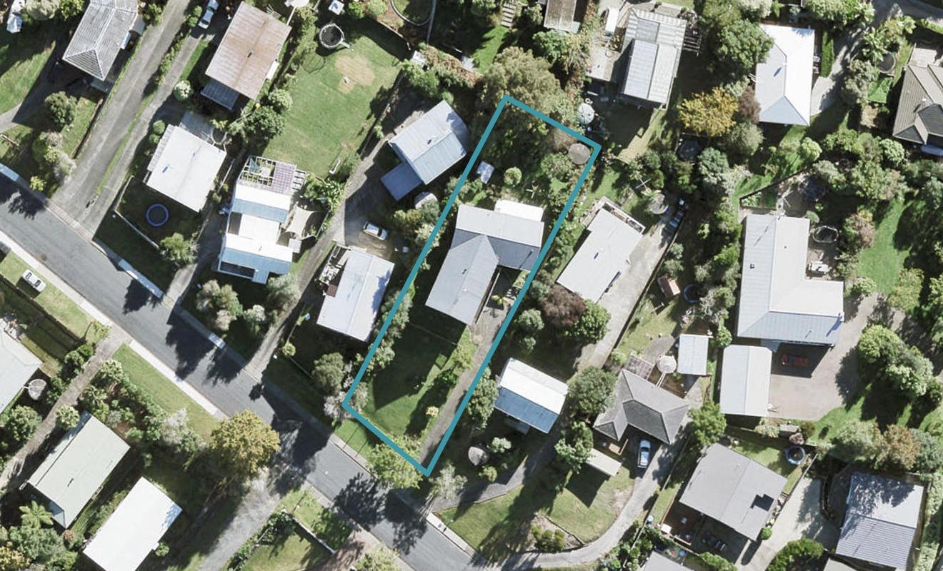 82 Brian Crescent, Stanmore Bay, Whangaparaoa - Carousel 1