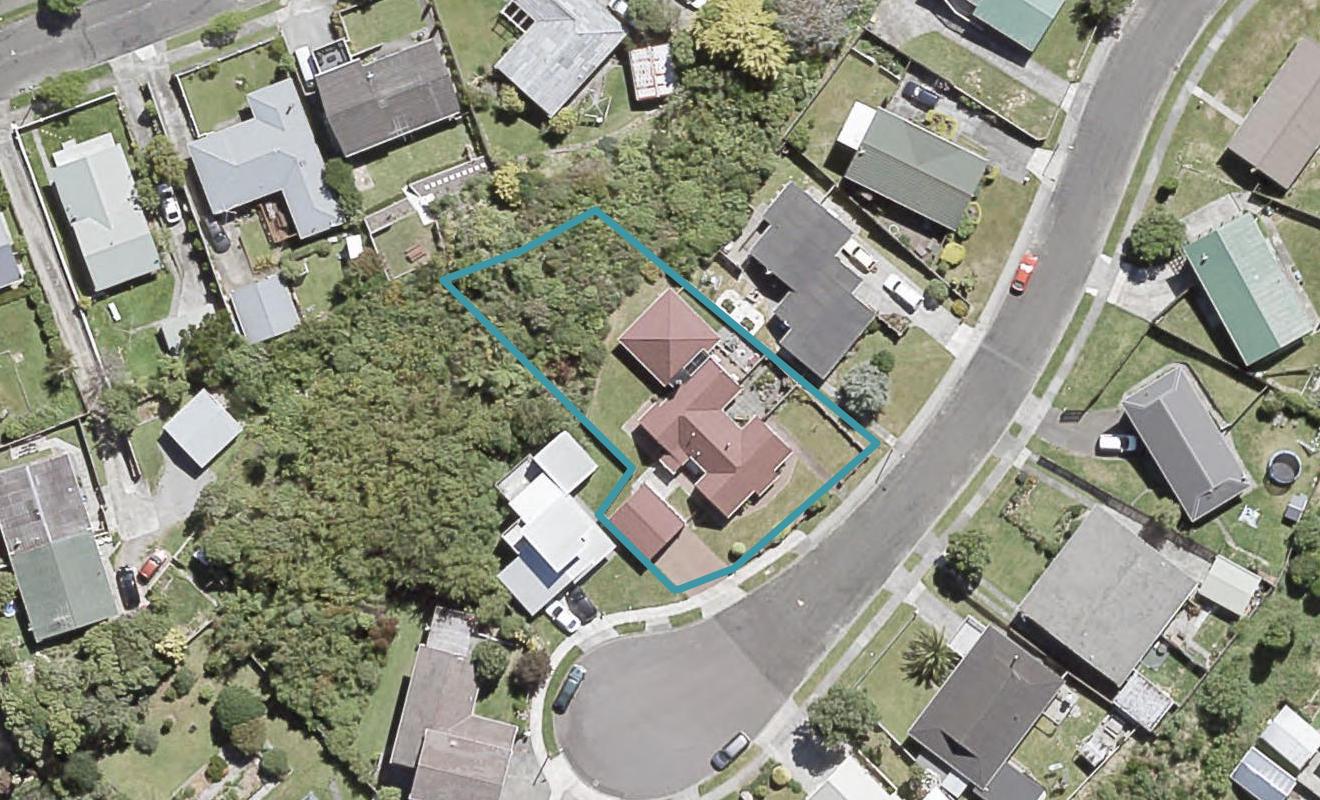 15 Ilam Grove, Kelson, Lower Hutt - Carousel 1