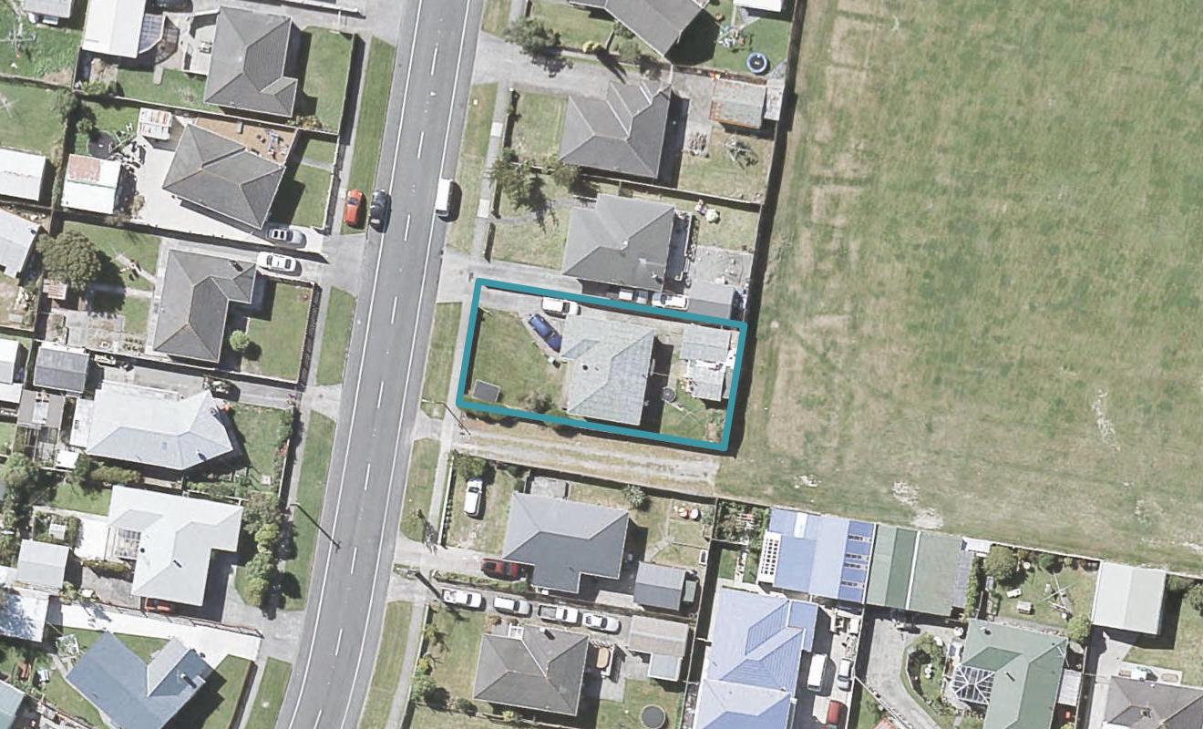 218 Wellington Road, Wainuiomata, Lower Hutt - Carousel 1