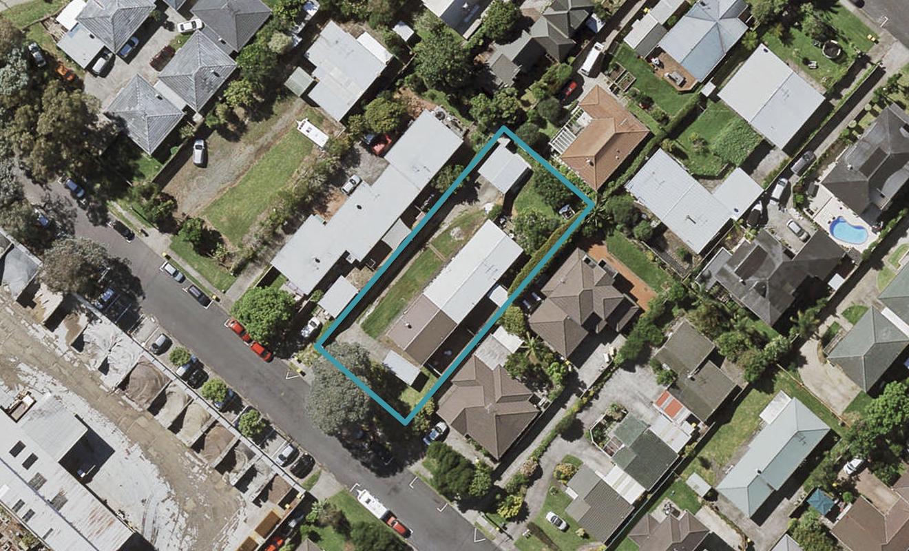 6/15 Thornton Road, Milford, Auckland - Carousel 1