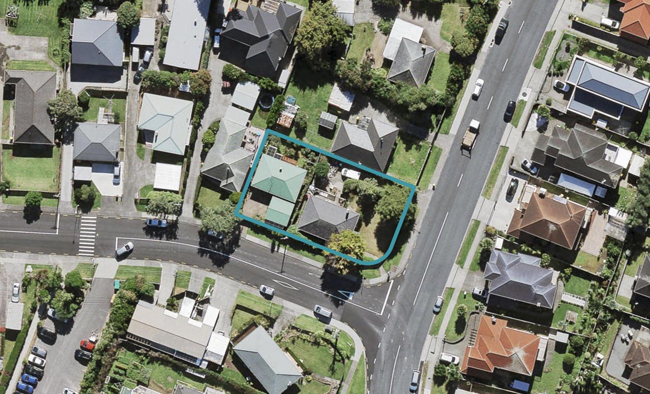 436 Old Te Atatu Road, Te Atatu Peninsula, Auckland - Carousel 1