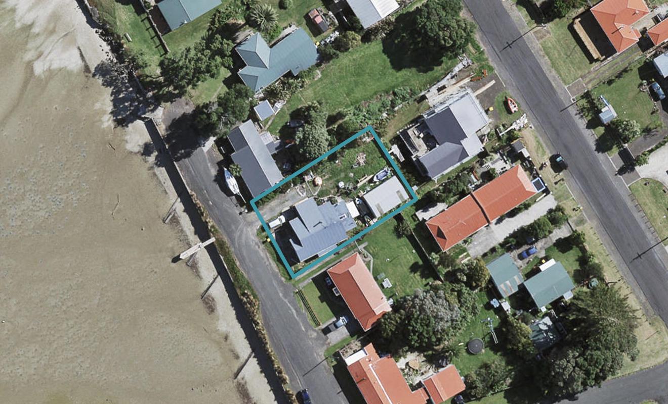 5 Beach Road, Waiuku - Carousel 1