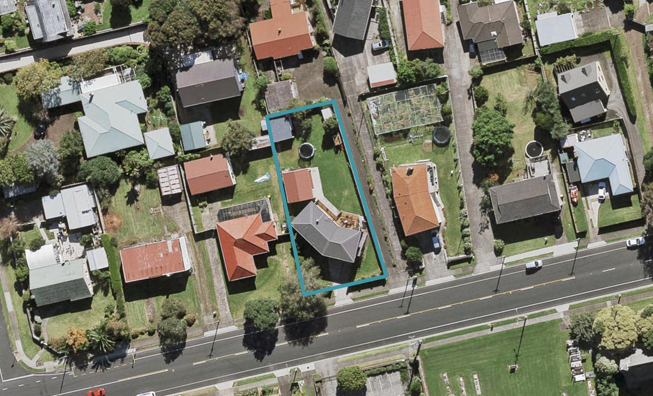 38 Church Road, Mangere Bridge, Auckland - Carousel 1