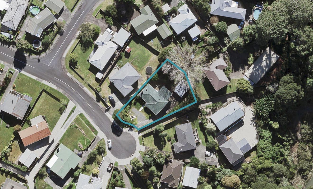 14 Tracey Terrace, Te Atatu South, Auckland - Carousel 1