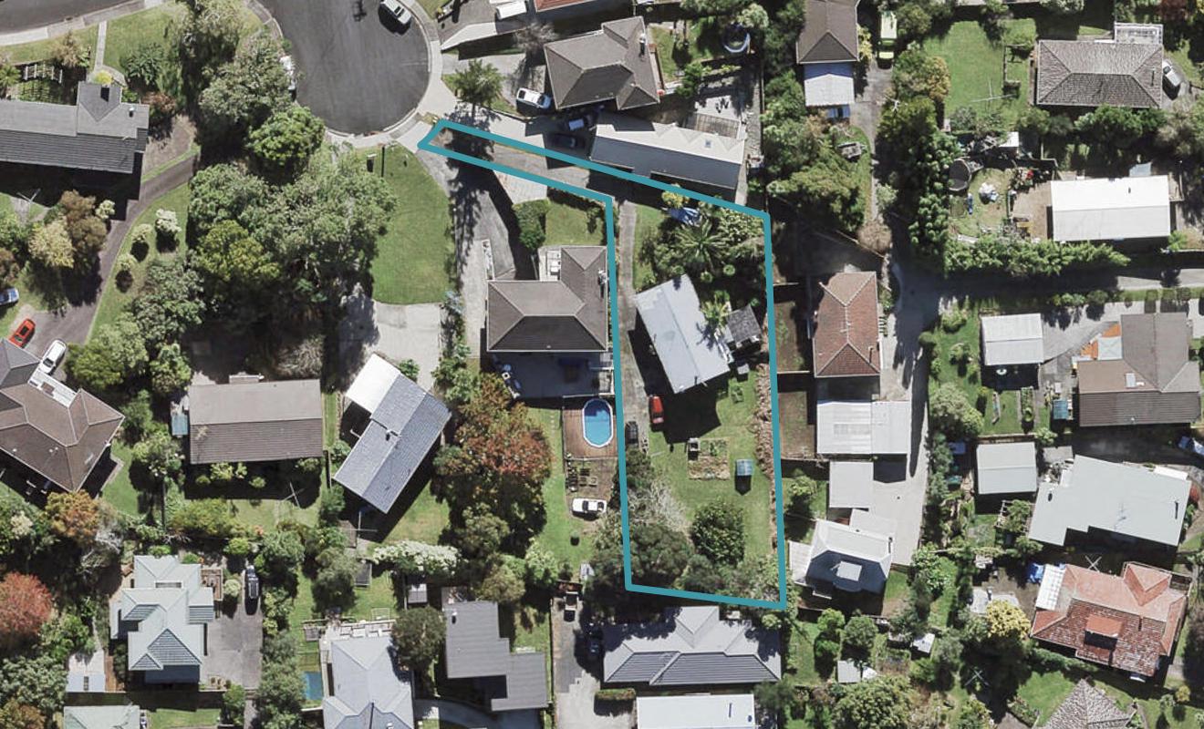 12 Fowey Avenue, Te Atatu South, Auckland - Carousel 1