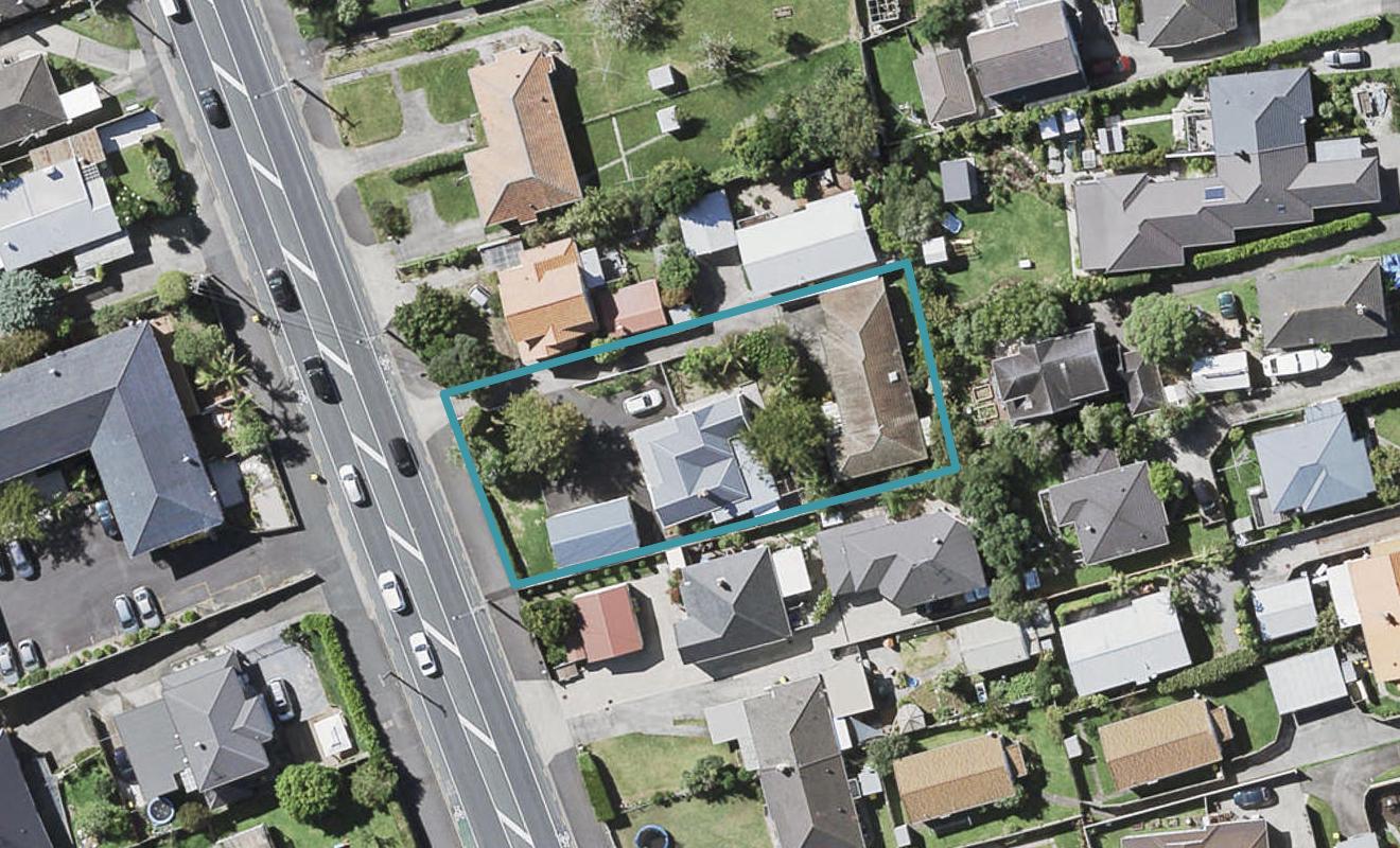 2/96 Lake RD, Narrow Neck , Auckland  - Carousel 1