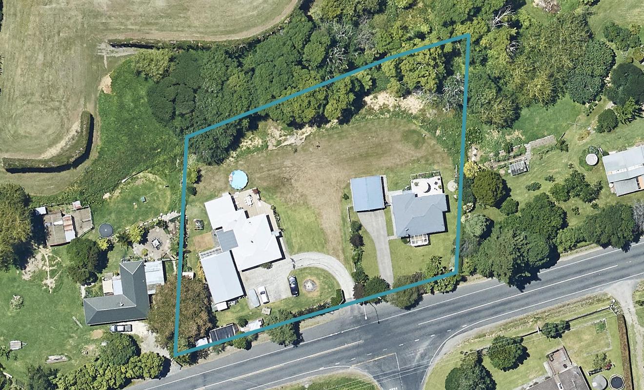 587 Welcome Bay Road, Welcome Bay, Tauranga - Carousel 1