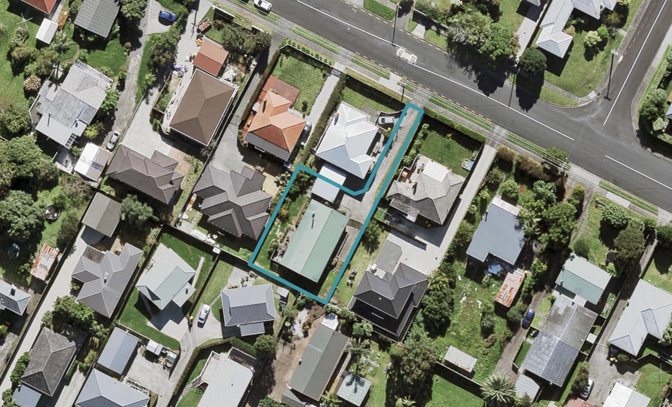 76A Taikata Road, Te Atatu Peninsula, Auckland - Carousel 1