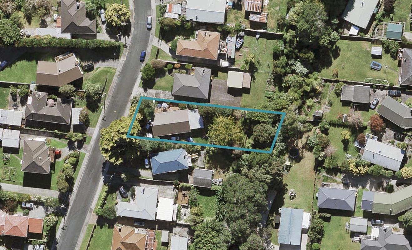 39 Longburn Road, Henderson, Auckland - Carousel 1