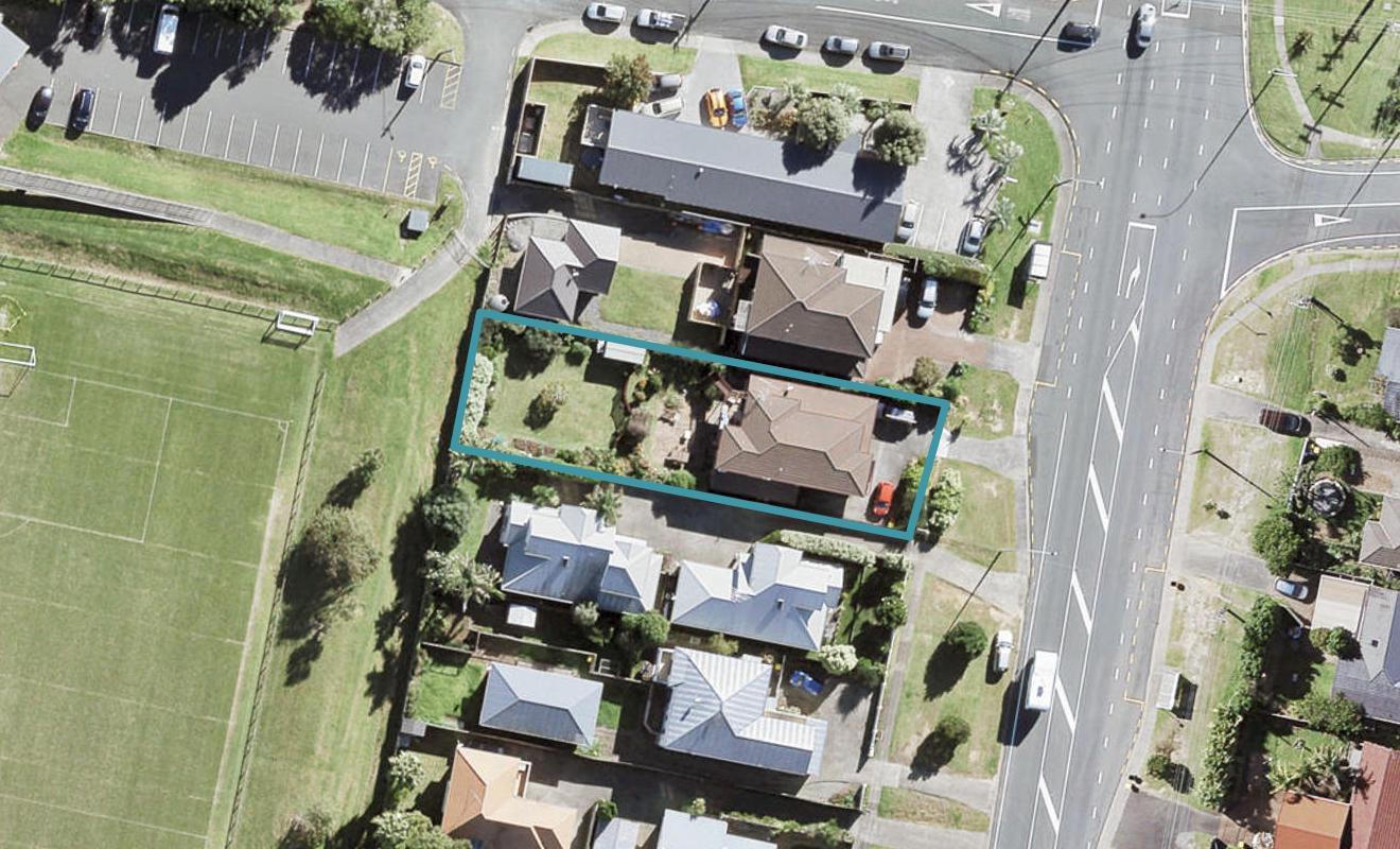 848 East Coast Road, Oteha, Auckland - Carousel 1