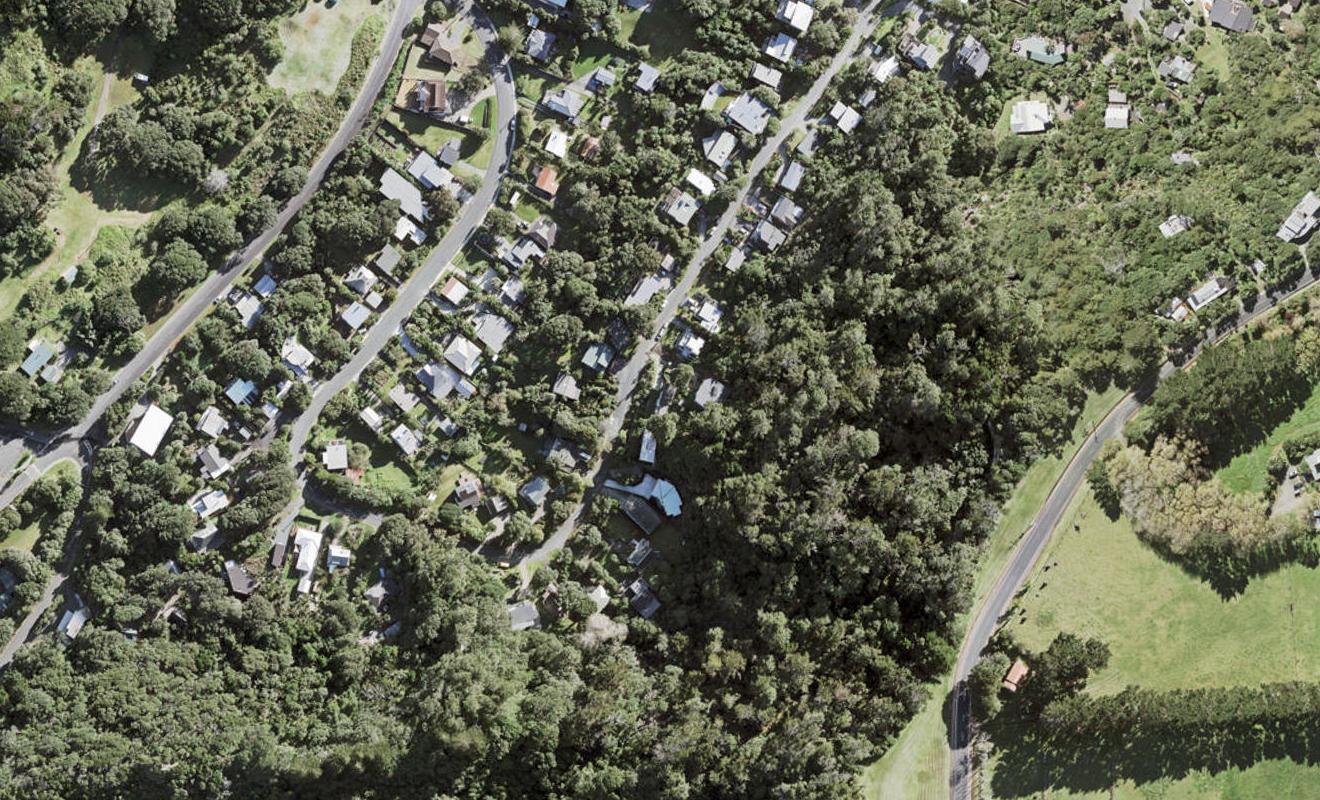 65 Domain Crescent, Waimauku - Carousel 1