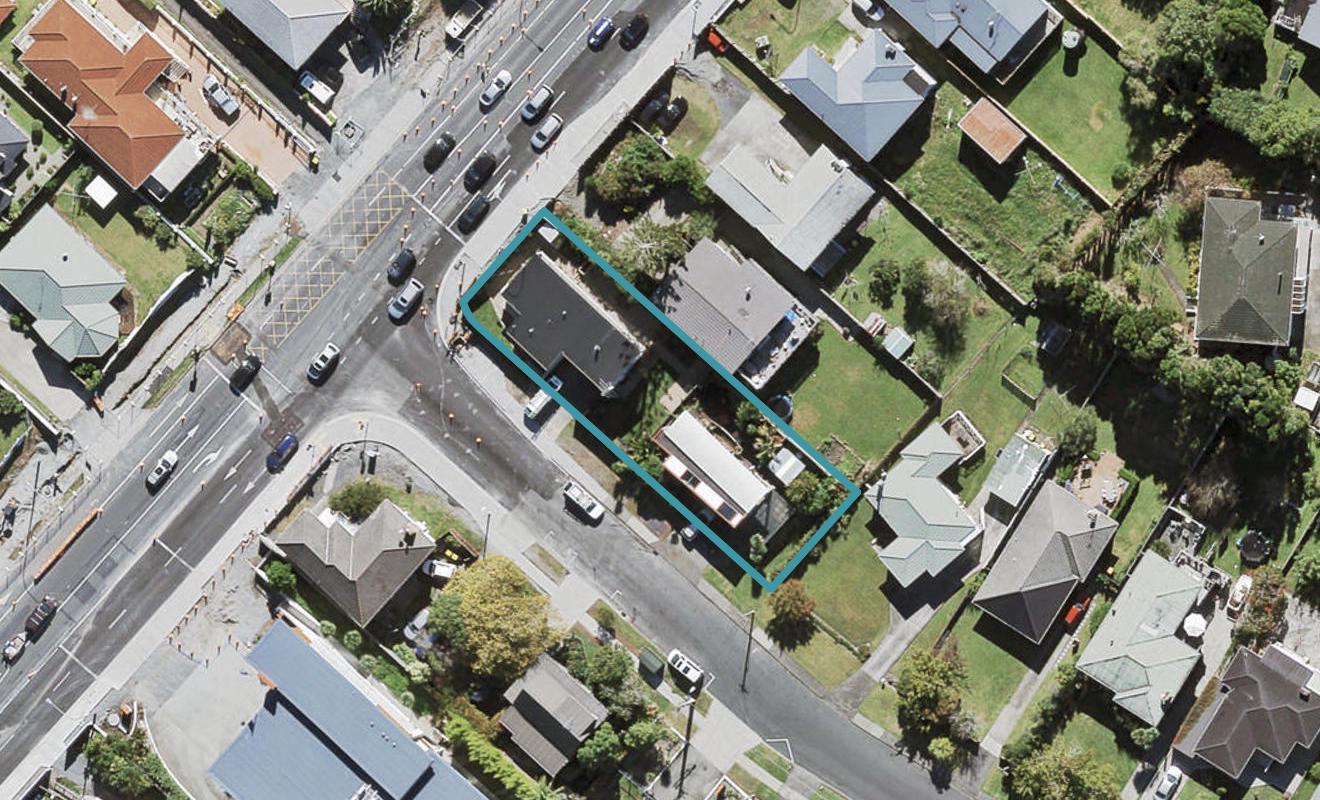 2/2A Covil Avenue, Te Atatū South, Auckland - Carousel 1