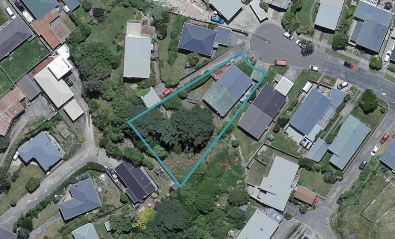 27B Chetwode Grove, Newlands, Wellington - Carousel 1