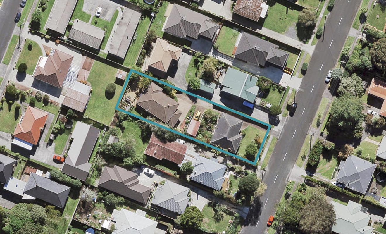 2/28 Wattle Street, New Lynn, Auckland - Carousel 1