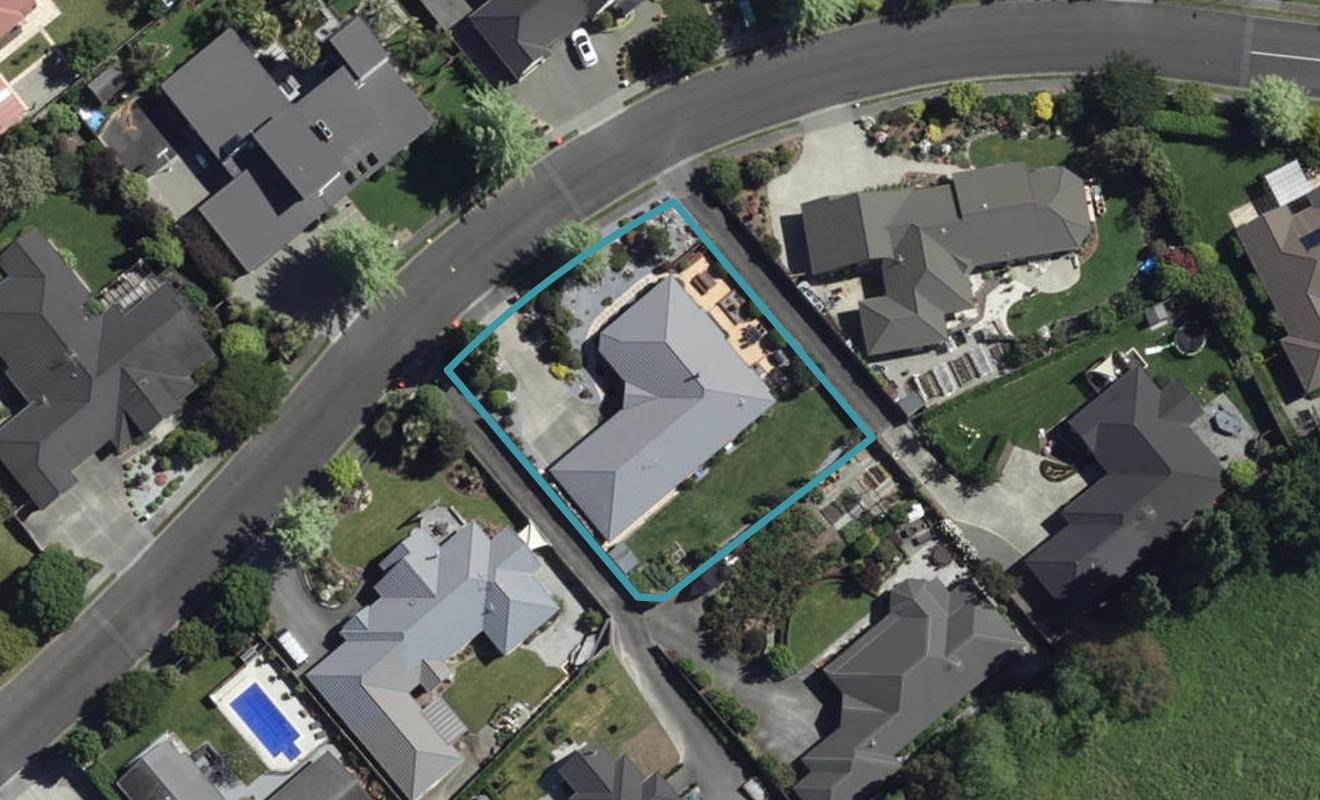 7 Aratia Way, Richmond, Richmond - Carousel 1