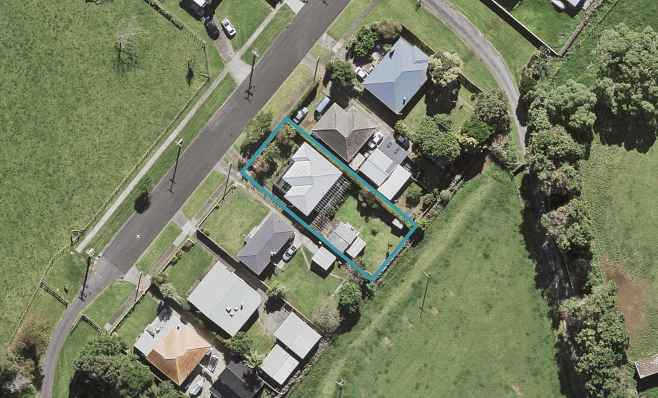 58 Wellesley Road, Mangere Bridge, Auckland - Carousel 1