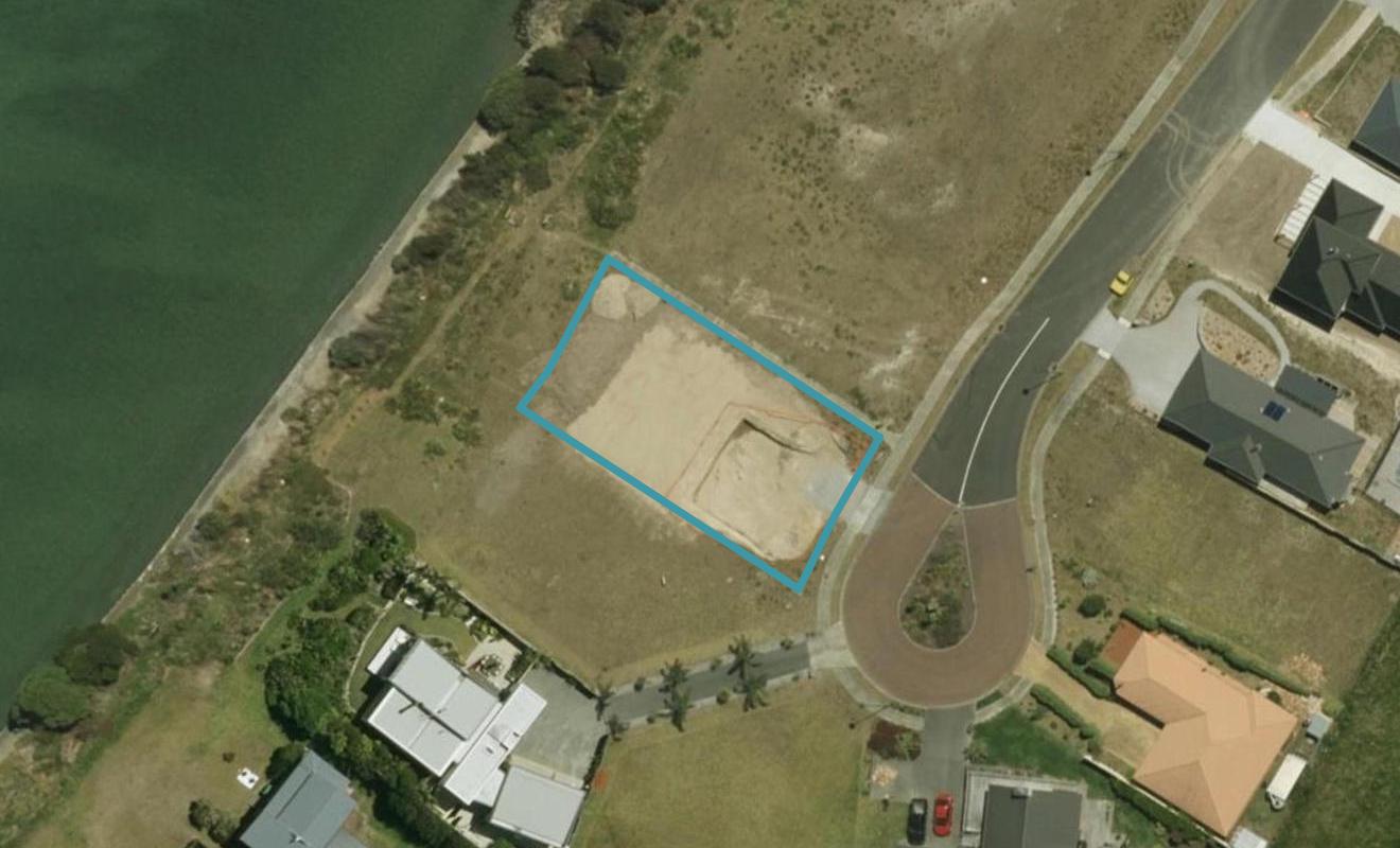 44 Karoro Road, One Tree Point - Carousel 1