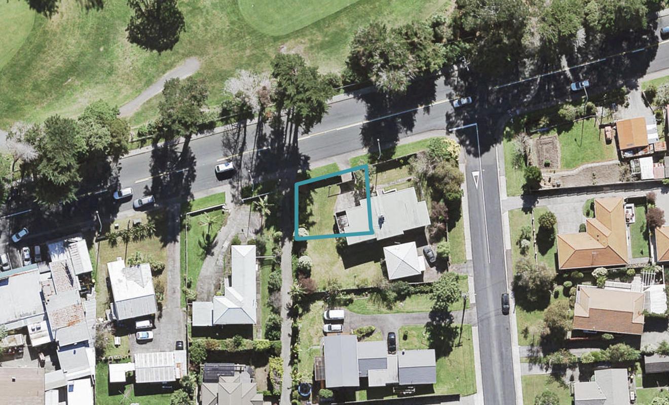 10A Godley Road, Green Bay, Auckland - Carousel 1