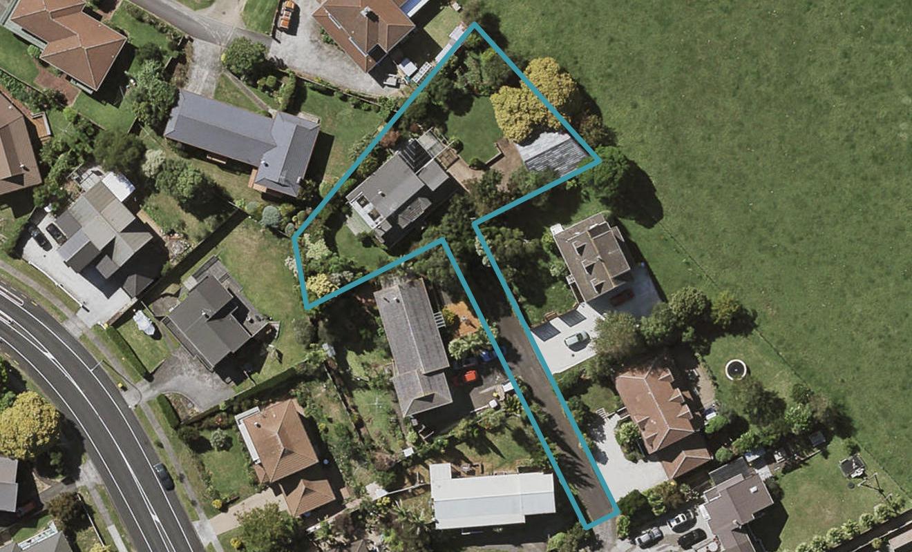 8 Tadley Court, Goodwood Heights, Auckland - Carousel 1