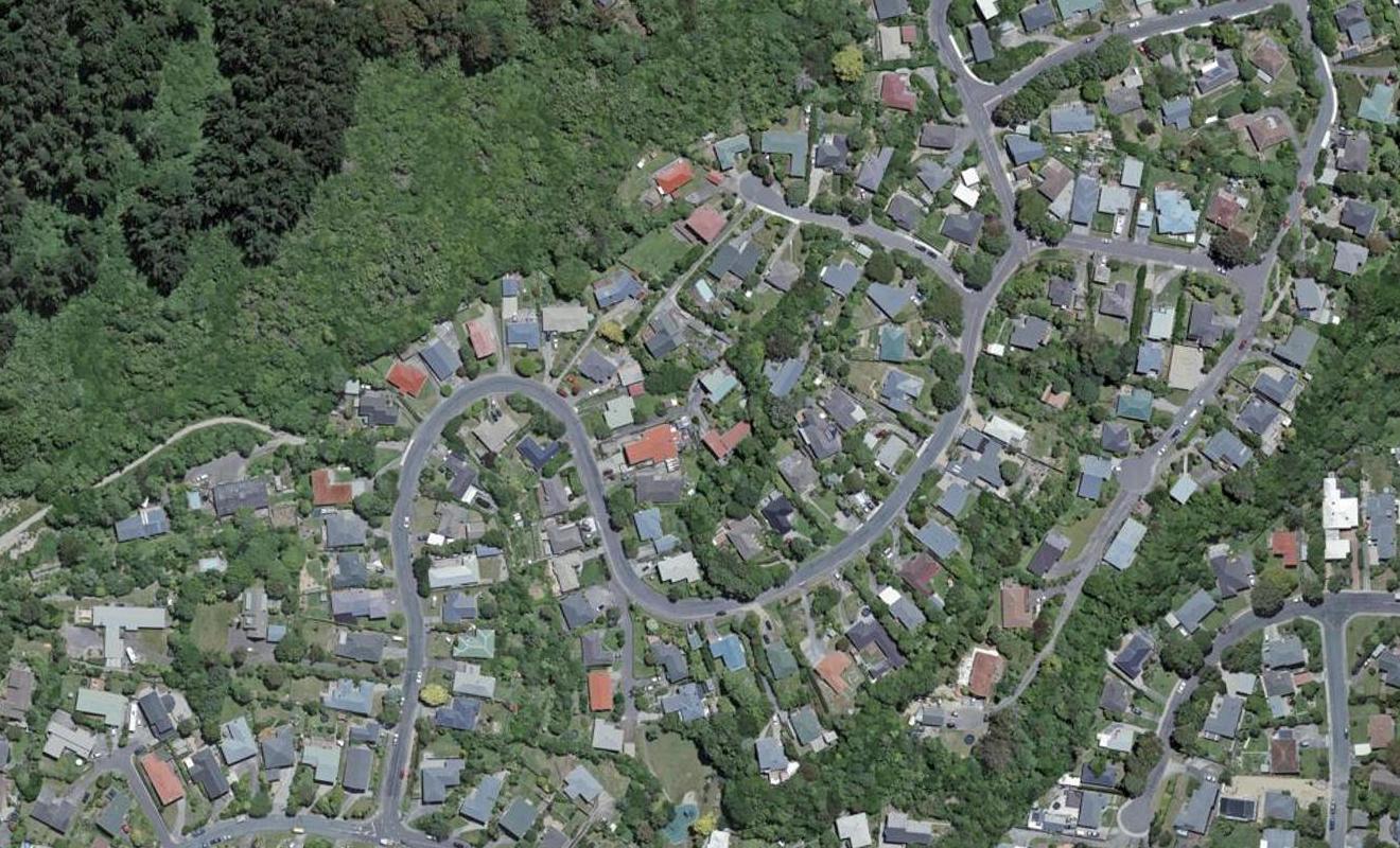 38 Kiwi Crescent, Tawa, Wellington - Carousel 1