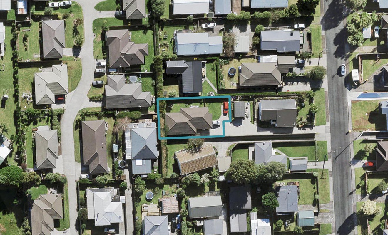 4A Hikurangi Street, Te Atatu Peninsula, Auckland - Carousel 1