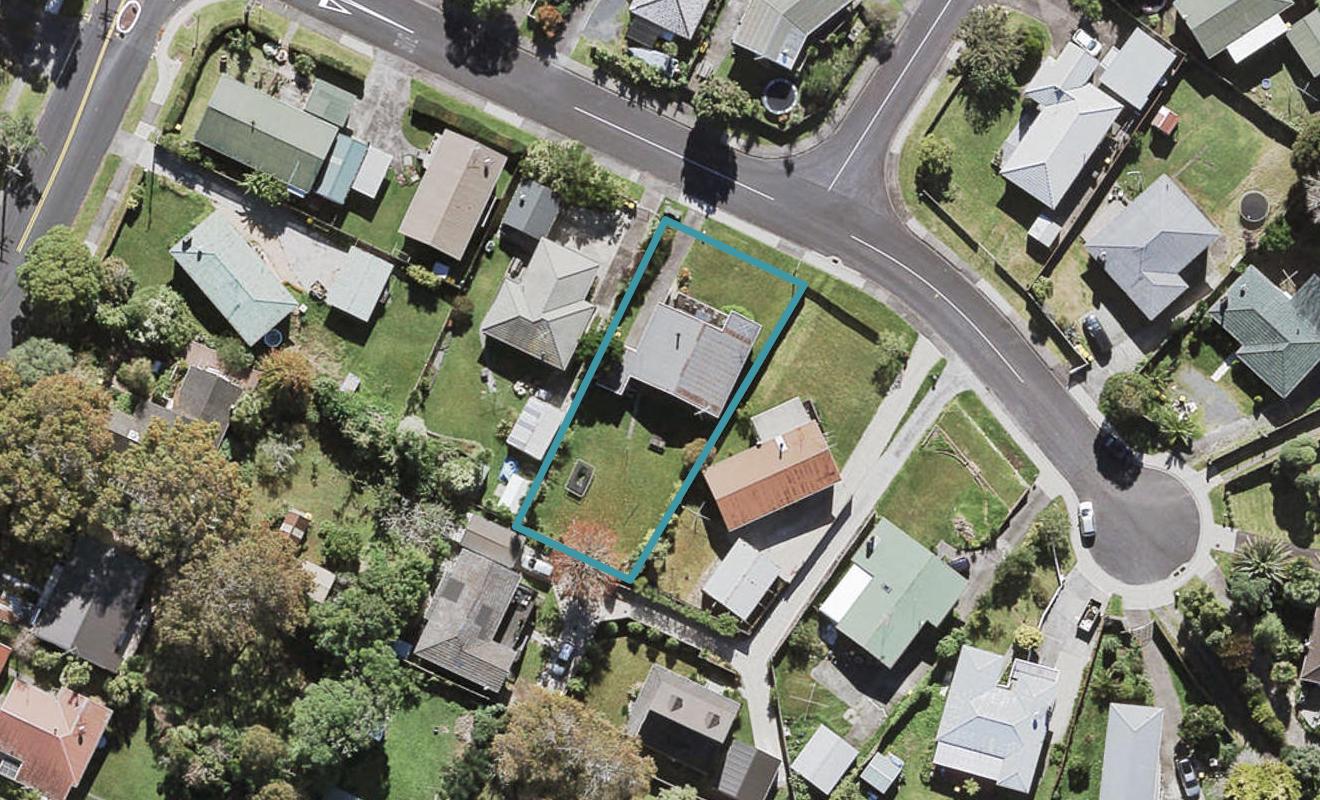 5 Tracey Terrace, Te Atatu South, Auckland - Carousel 1