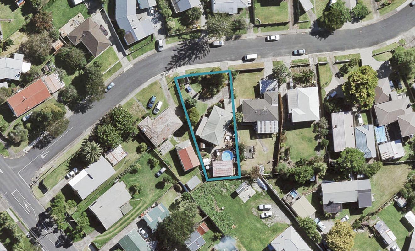 2 Lendic Avenue, Henderson, Auckland - Carousel 1