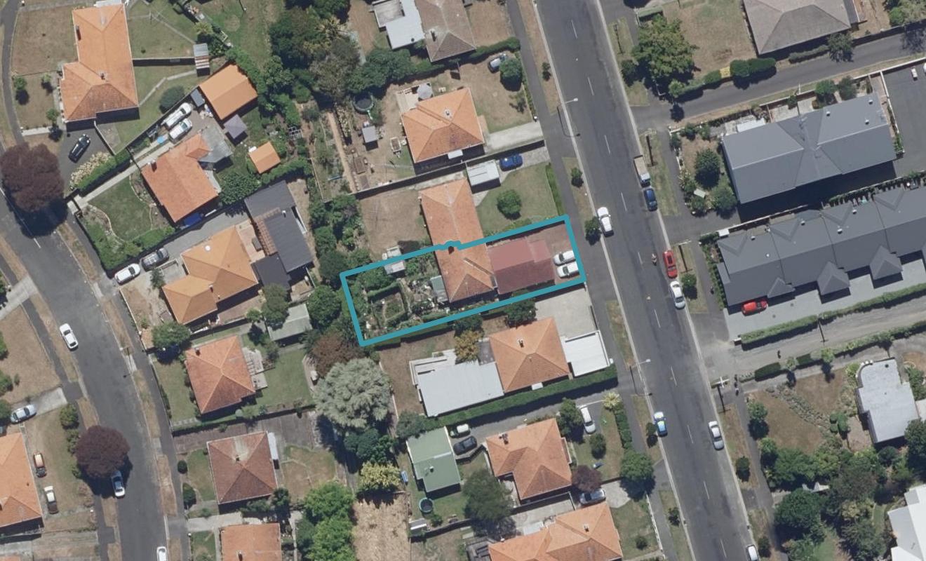 115 MacFarlane Street, Hamilton East, Hamilton - Carousel 1