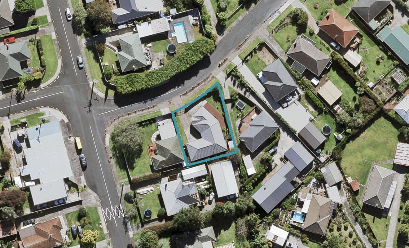 1 Brookfield Road, Te Atatu Peninsula, Auckland - Carousel 1