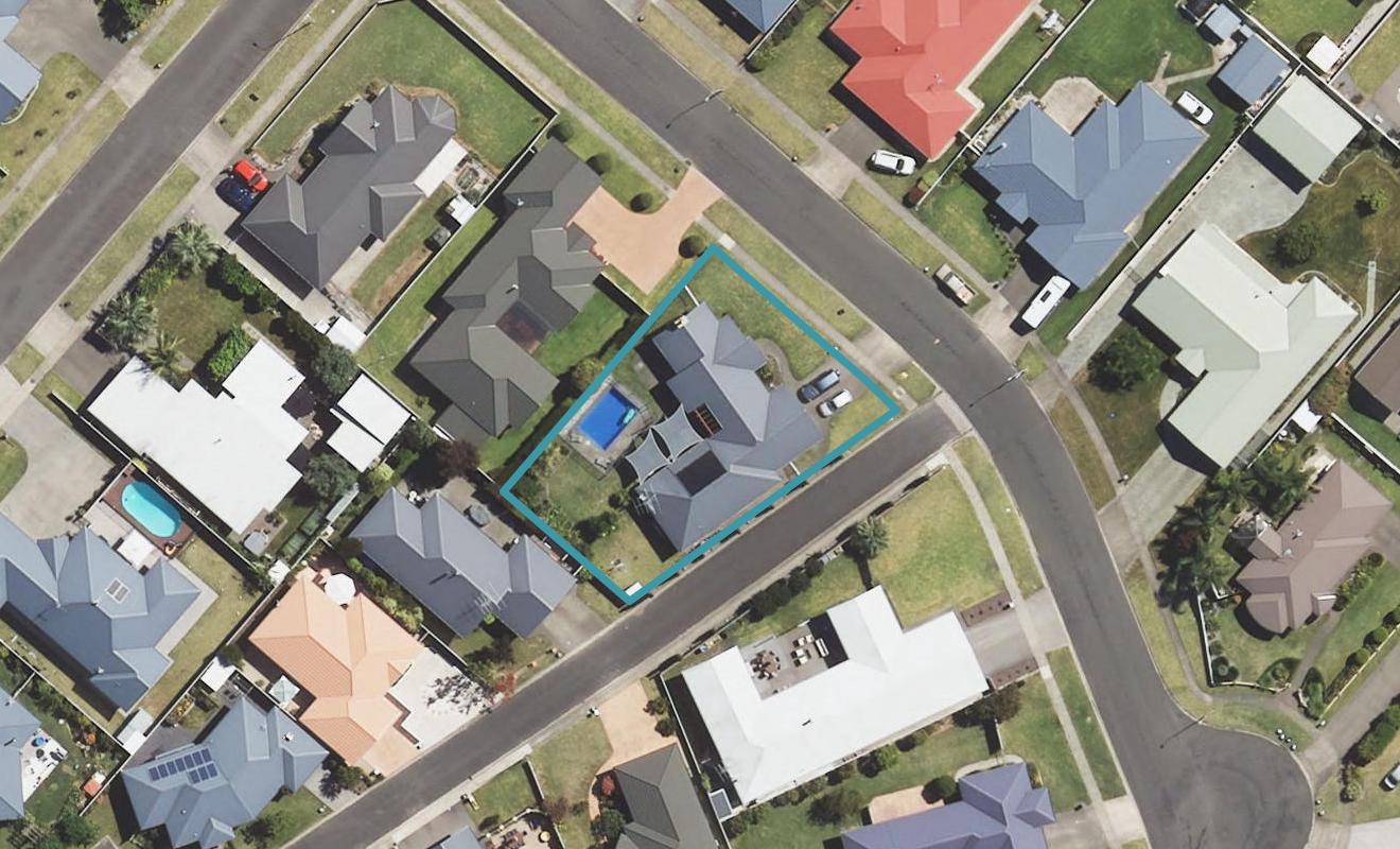 18 Margaret Place, Lytton West, Gisborne - Carousel 1