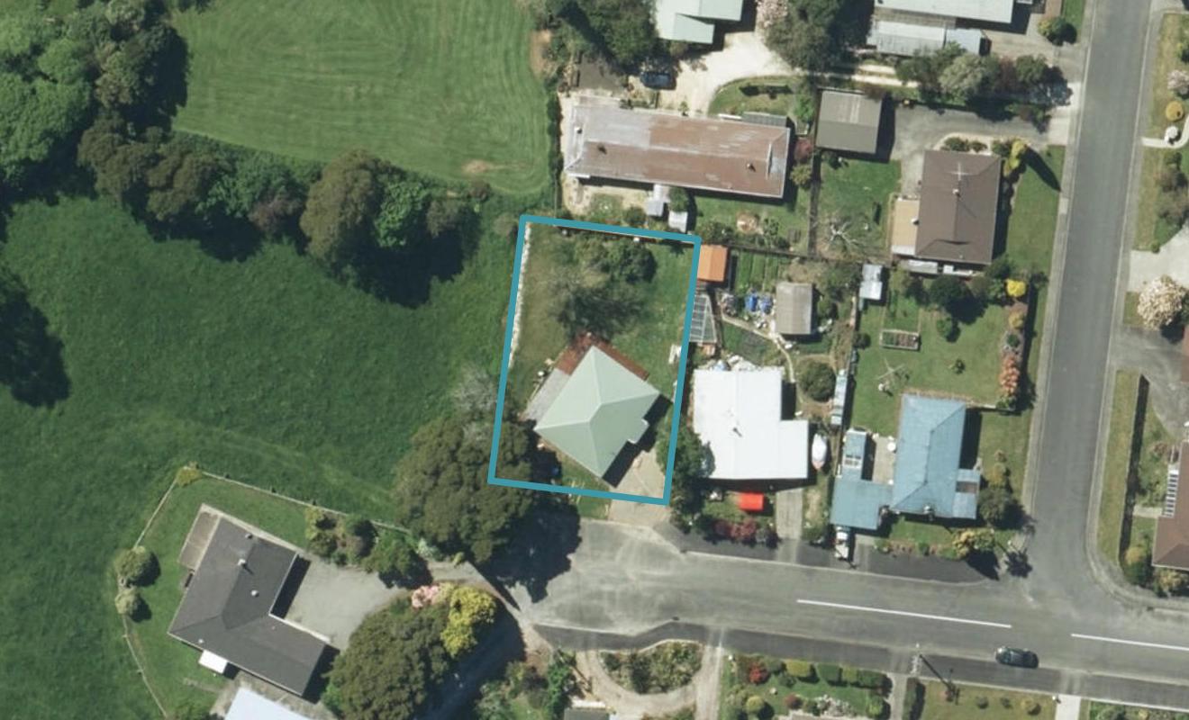 15 Edinburgh Street, Takaka - Carousel 1