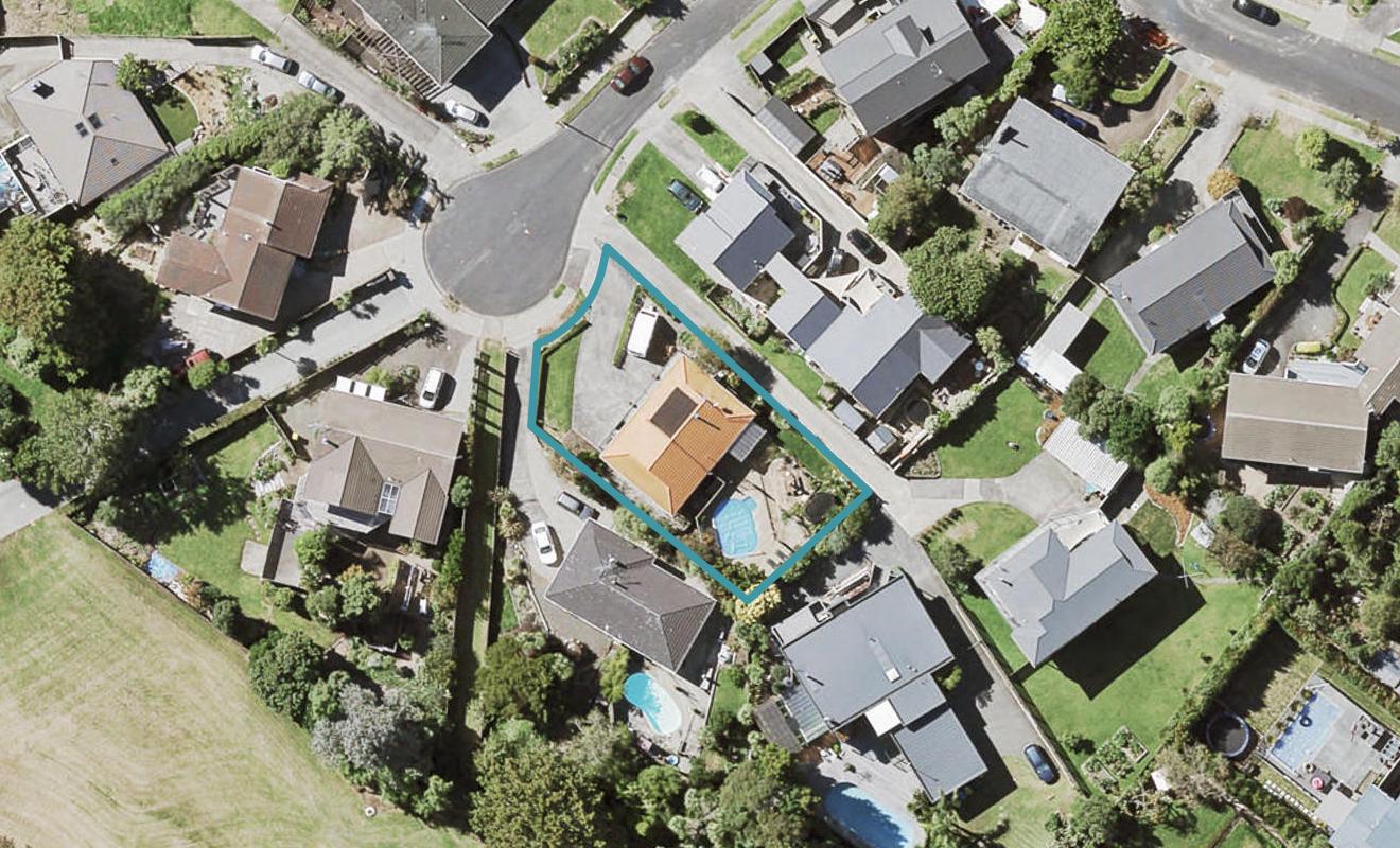 10 Bemrose Place, Cockle Bay, Auckland - Carousel 1