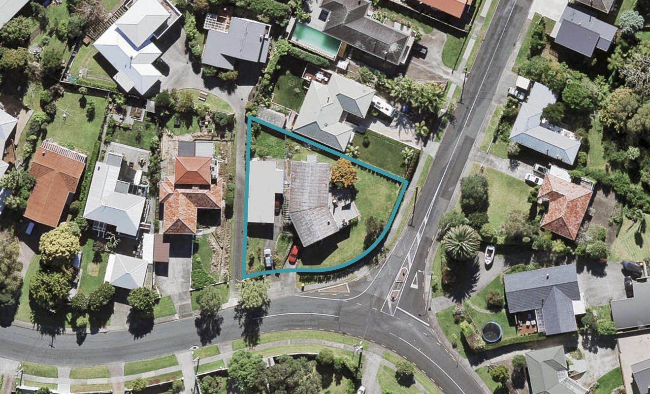 28 Covil Avenue, Te Atatu South, Auckland - Carousel 1