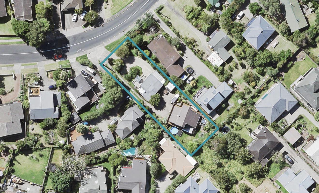 1/58 Glencoe Road, Browns Bay, Auckland - Carousel 1