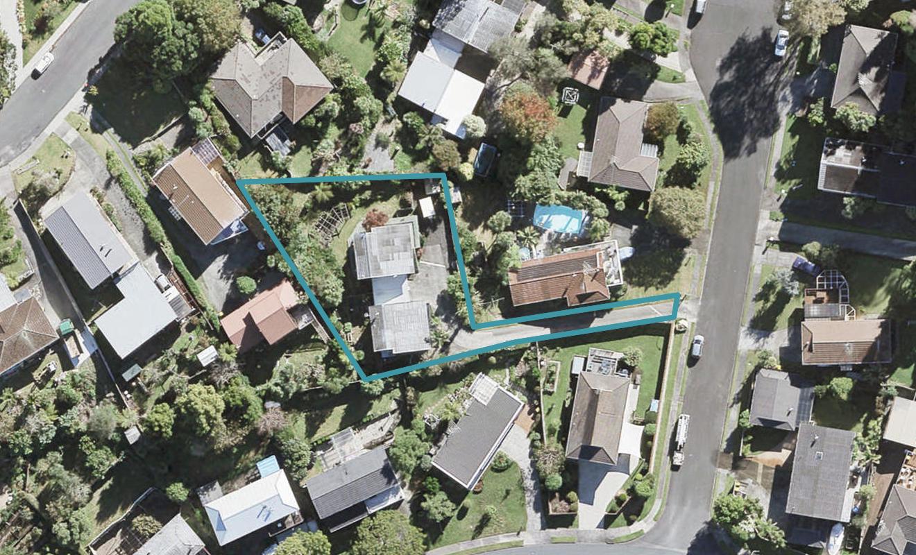 2/4 Newstead Avenue, Browns Bay, Auckland - Carousel 1