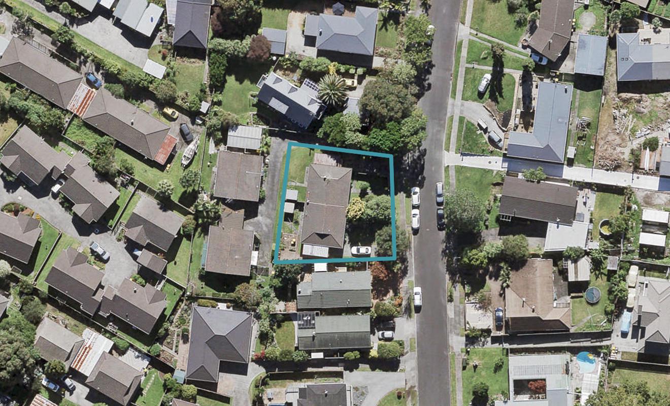 1/34 Miltonia Avenue, Te Atatū South, Auckland - Carousel 1