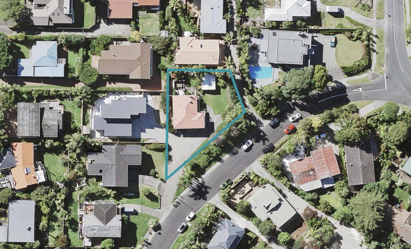 3 Rossmore Terrace, Murrays Bay, Auckland - Carousel 1