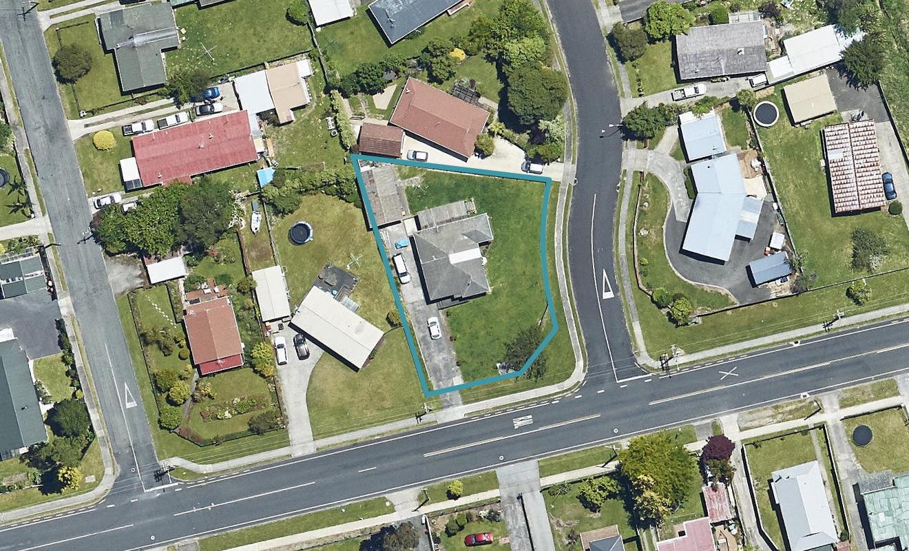 44 Kawaha Point Road, Fairy Springs, Rotorua - Carousel 1