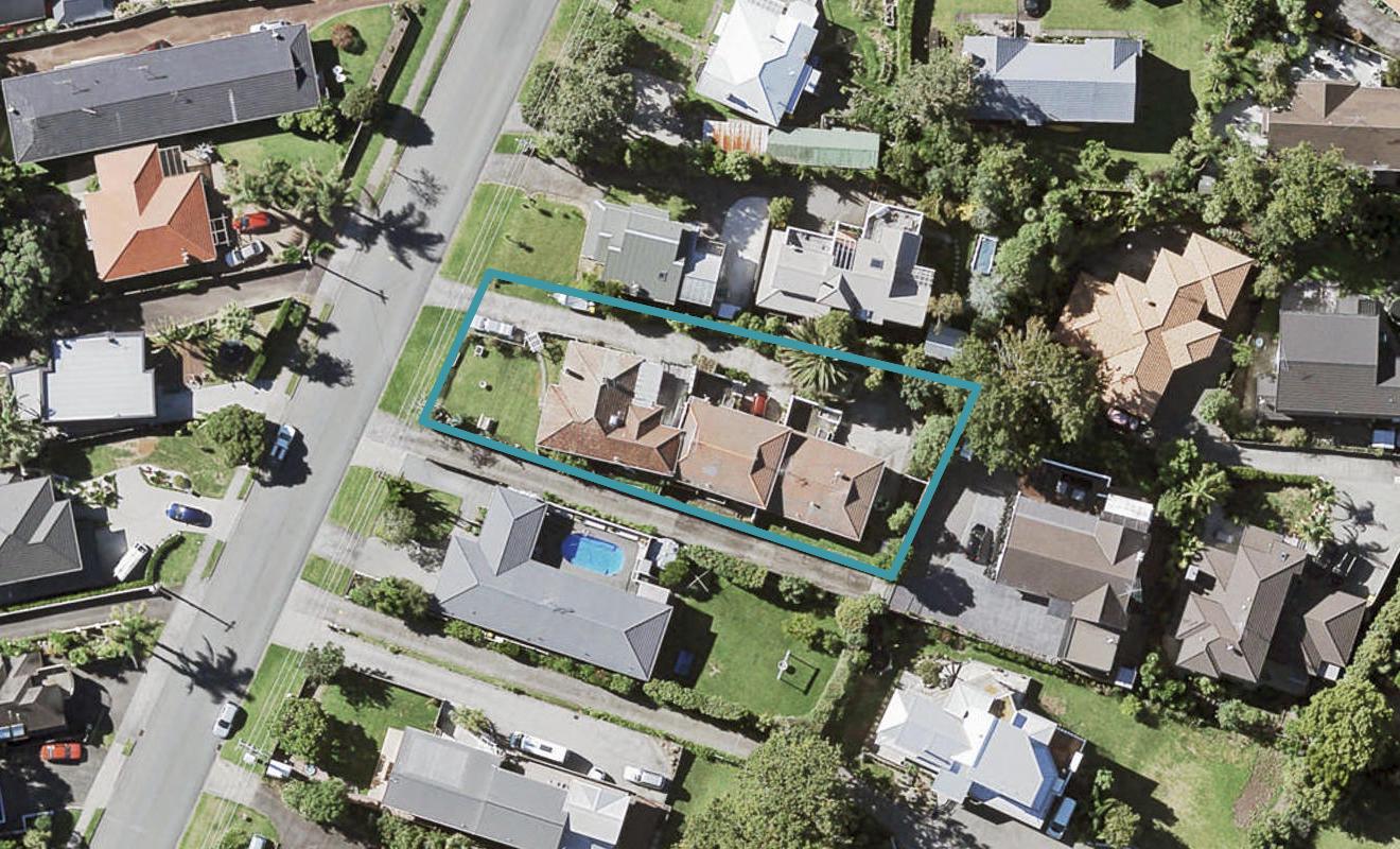 2/47 Sale Street, Howick, Auckland - Carousel 1