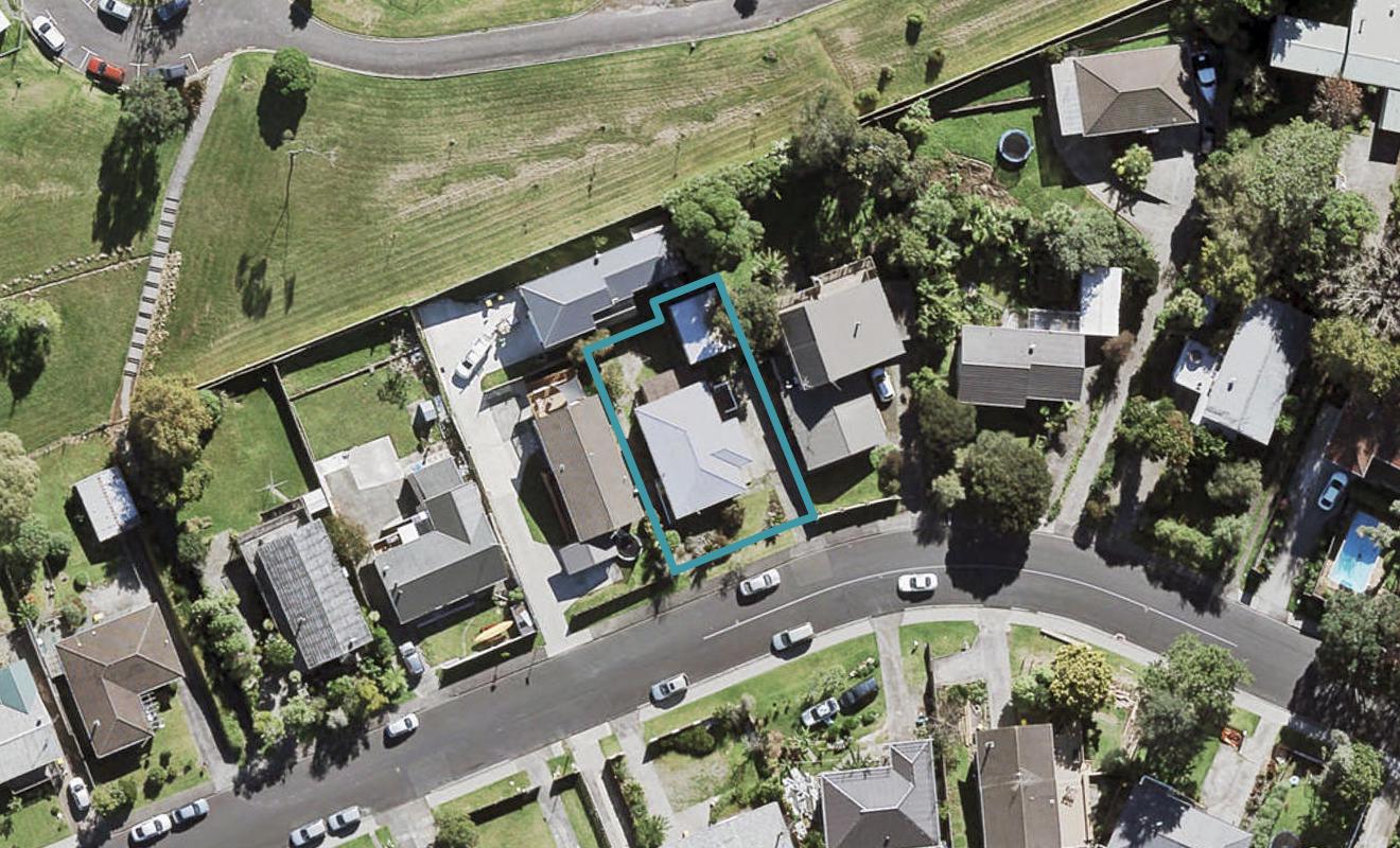 27 Stott Avenue, Birkdale, Auckland - Carousel 1