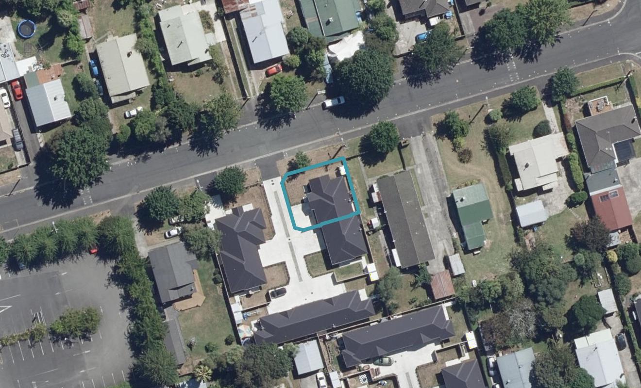 1/8 Marshall Street, Fairfield, Hamilton - Carousel 1