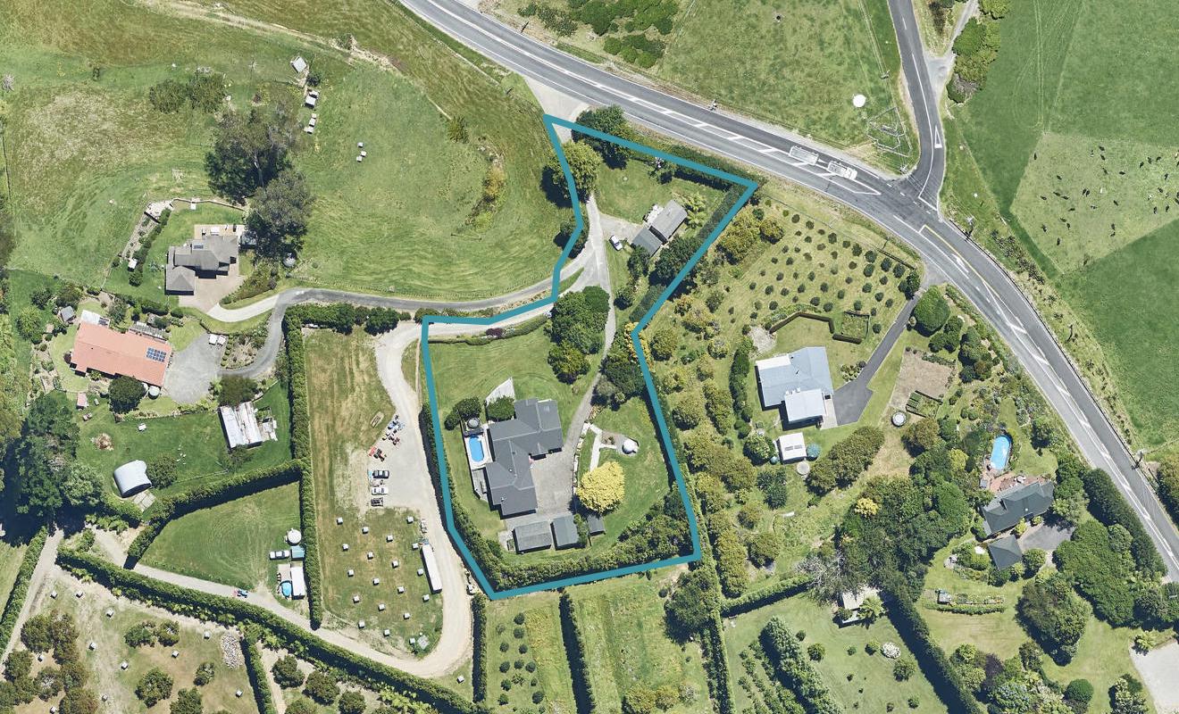 418 Kaitemako Road, Welcome Bay, Tauranga - Carousel 1
