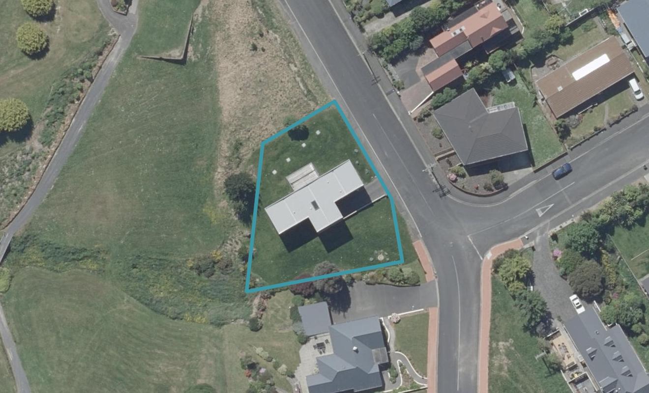 84 Isadore Road, Saint Clair, Dunedin - Carousel 1