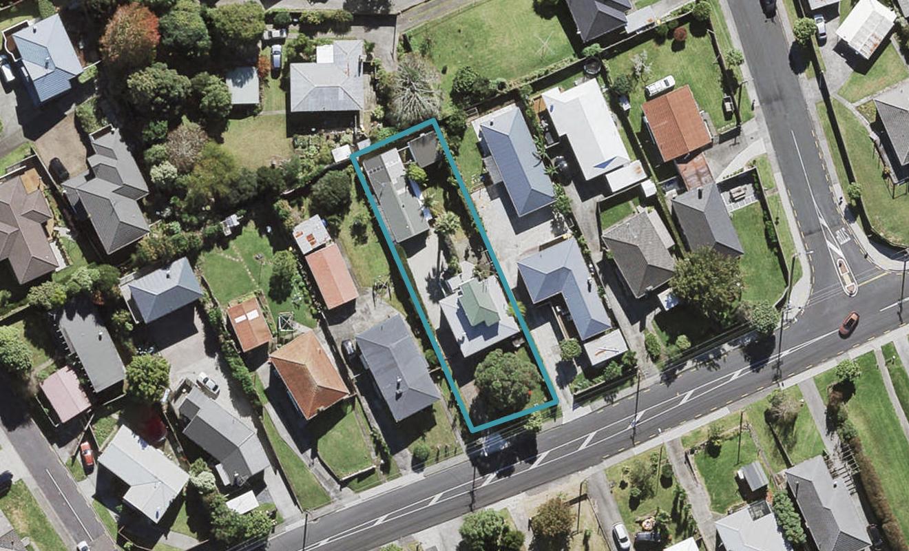 55 Vodanovich Road, Te Atatu South, Auckland - Carousel 1