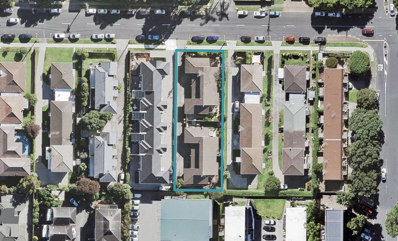 2/26 Inverness Road, Browns Bay, Auckland - Carousel 1