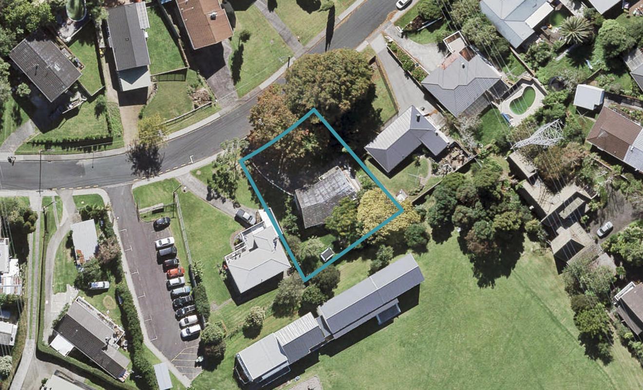 148 Tiroroa Avenue, Te Atatu South, Auckland - Carousel 1