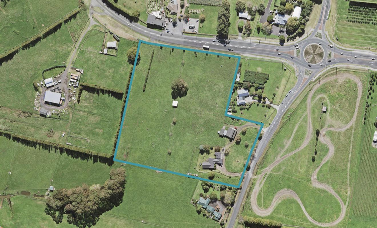 454 Taupaki Road, Kumeu - Carousel 1